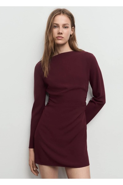 MANGO Woman Büzgülü kayık yaka elbise