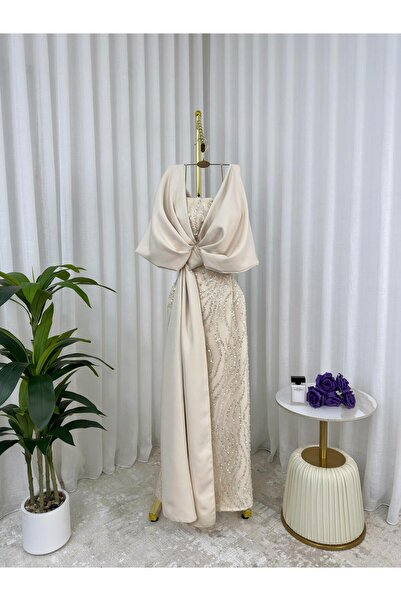 Riva Long and elegant beige evening dress