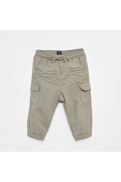 KIABI بنطال رياضي من قماش قطني مائل مع جيوب بغطاء باللون الأخضر