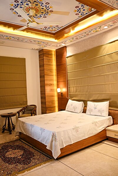 SARAS LABEL Heritage Block Print 100% Cotton Percale Bedsheet with 2 Pillowcases