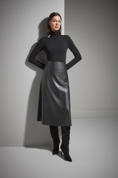 JOIN US Μαύρο πλεκτό πουλόβερ με λεπτομέρεια μελισσοκόμματος