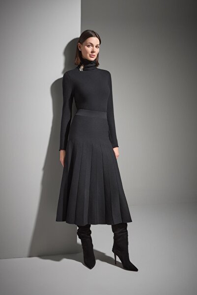 JOIN US Μαύρο πλεκτό πουλόβερ με λεπτομέρεια μελισσοκόμματος