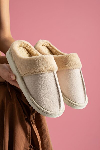 FUGA MODA Papuci de casă Mabes, din piele de căprioară bej, cu guler de blană...