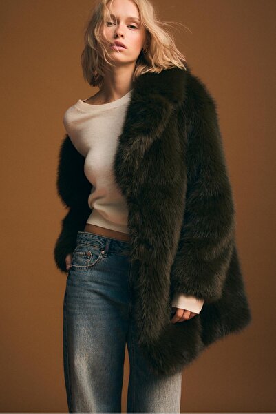 Stradivarius Regular fit faux fur coat