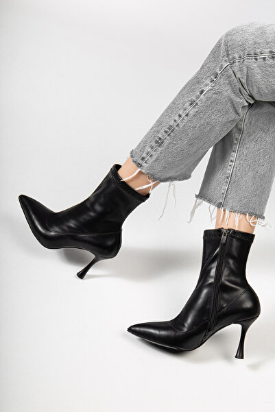 RİSSOLİ Kadın Siyah Streç Cilt Yandan Fermuarlı Sivri Burun İnce Topuklu Bot