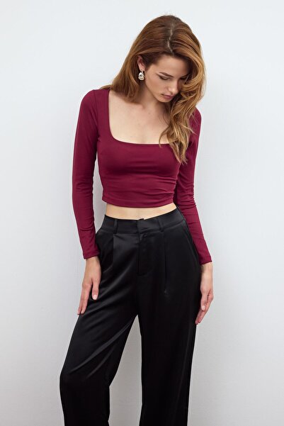 SHERIN Burgundy Basic Square Neck Crop Blouse
