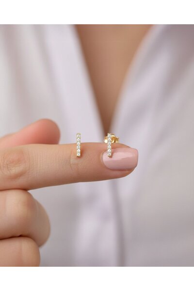 İNDİGO TAKI Taşlı Minik Çubuk 14 Ayar Altın Küpe