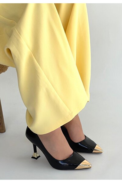 Erbilden Artem Siyah Rugan Topuklu Ayakkabı