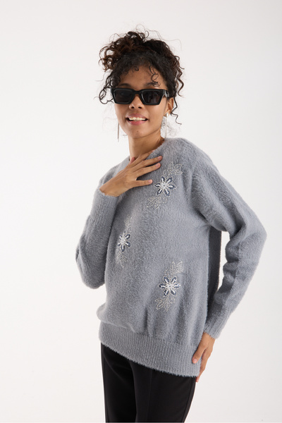 Clothes Fast Women's Gray Beard Yarn Beaded Embroidered Crew Neck Knitwear Sweater