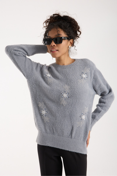 Clothes Fast Women's Gray Beard Yarn Beaded Embroidered Crew Neck Knitwear Sweater