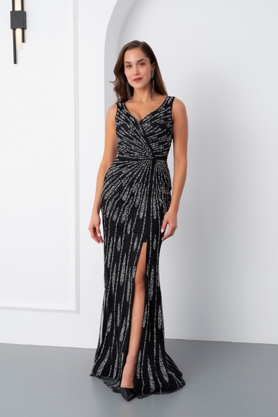 Lafaba Kadın Siyah Kolsuz V Yaka Yırtmaçlı Uzun Taşlı Balık Abiye