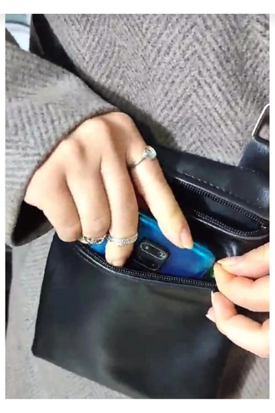 abnturk Yüksek Kalite Ayarlanabilir Boyun Askılı Fermuarlı Çift Cepli Telefonluk Deri Çanta 21x16 Cm