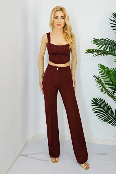 FashionForYou Allan elegant set, top with symmetrical neckline, highlighted s...