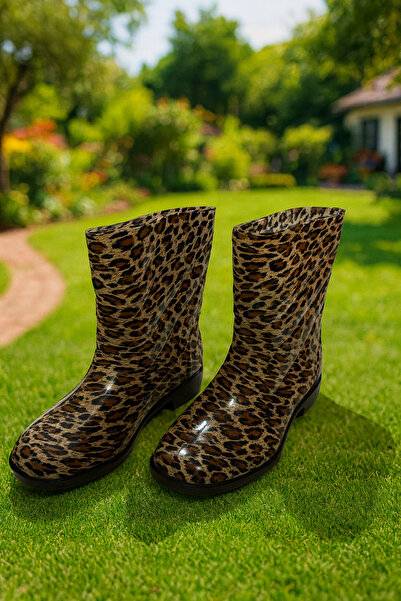 Akkurt Çiçek desenli kadın yağmur çizmesi, bahçe çizmesi