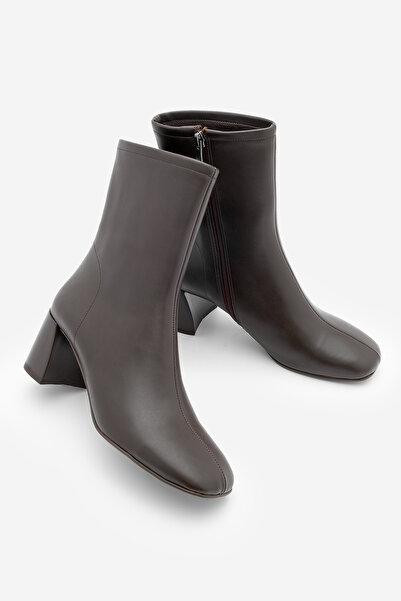 Marjin Women's Blunt Toe Zippered Heeled Boots Nonas Brown