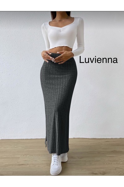 LUVIENNA تنورة طويلة مضلعة بخصر عالٍ وتفاصيل مشقوقة بلون الأنثراسيت