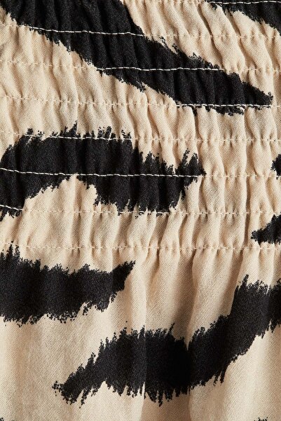 H&M Smocked pull-on shorts