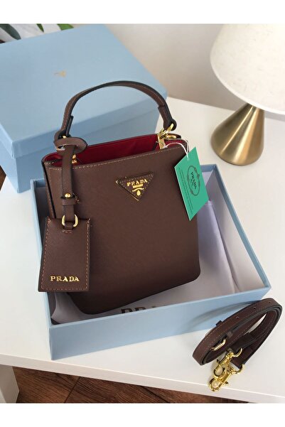 Generic Shoulder bag with accessories