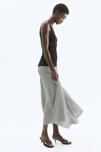 H&M تنورة مطوية