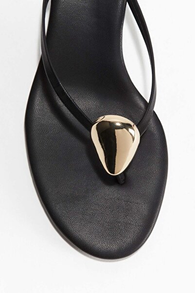 H&M شباشب بكعب