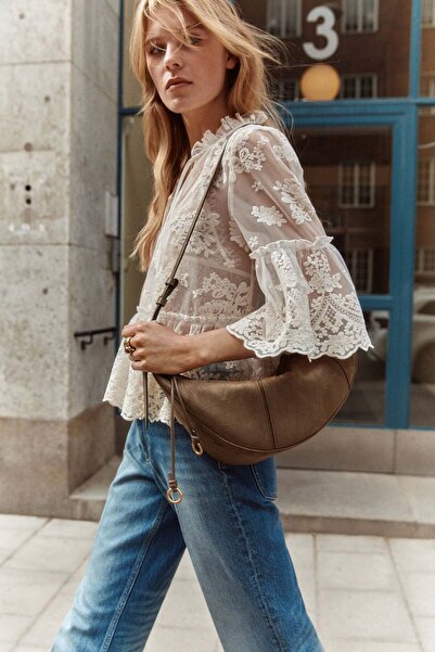 H&M بلوزة من الدانتيل