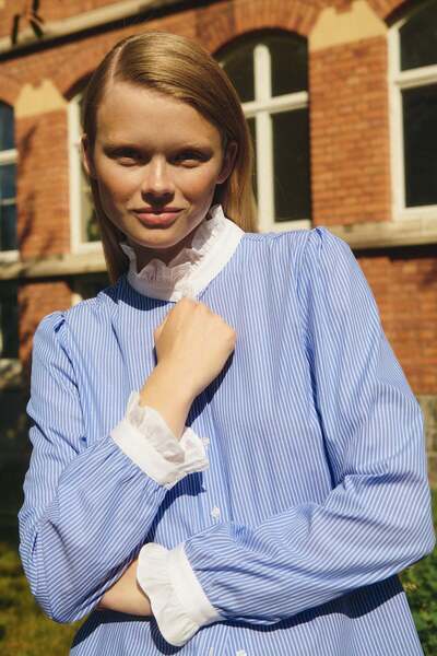 H&M Frilled-collar blouse