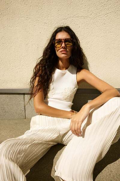 H&M Appliquéd cropped vest top