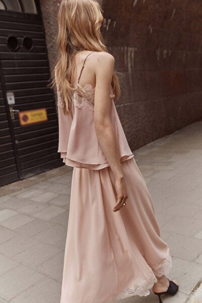 H&M تنورة شيفون مزينة بالدانتيل