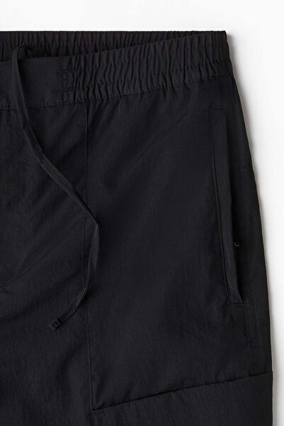 H&M Relaxed Fit Nylon cargo trousers
