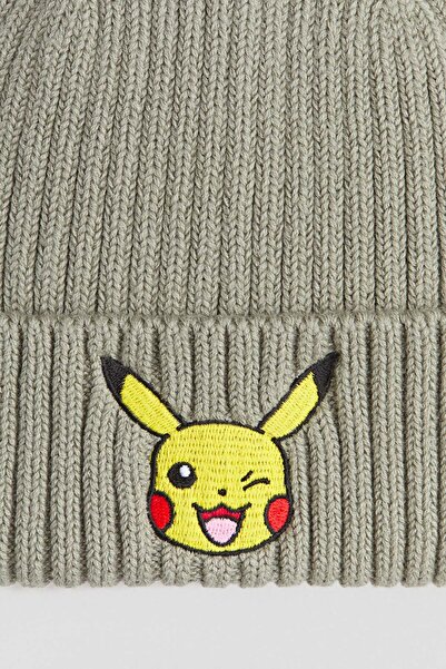 H&M قبعة مطرزة