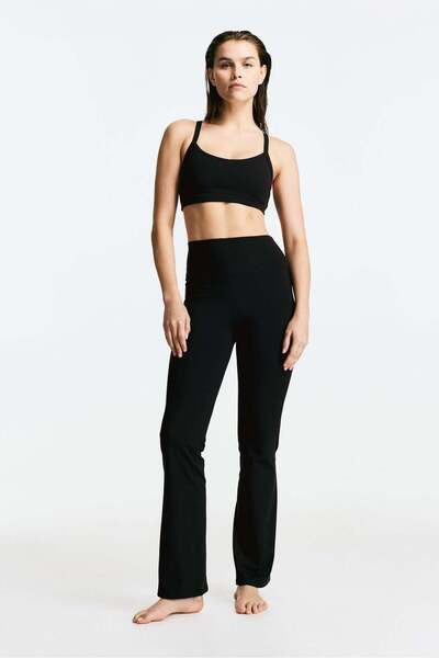H&M Medium Support Sports bra in SoftMove™
