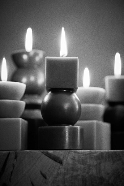 H&M شمعة عمودية صغيرة