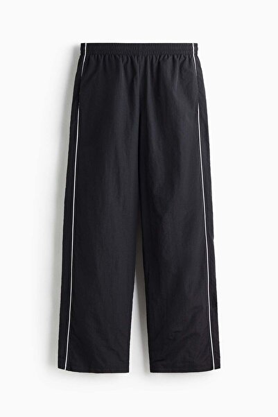 H&M Relaxed Fit Nylon track pants