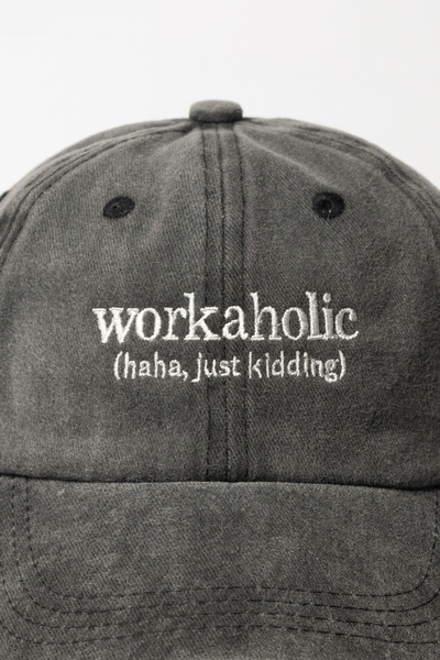 Nome Studio Yazı Nakışlı Koyu-Gri Antrasit Şapka Beyaz Nakışlı Yıkamalı Kumaşlı ve Yazı Nakışlı Şapka