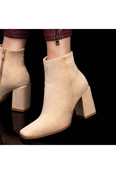 Modlet.ro Γυναικεία μπεζ Σουέτ μποτάκια με χοντρό τακούνι και φερμουάρ MOD07346