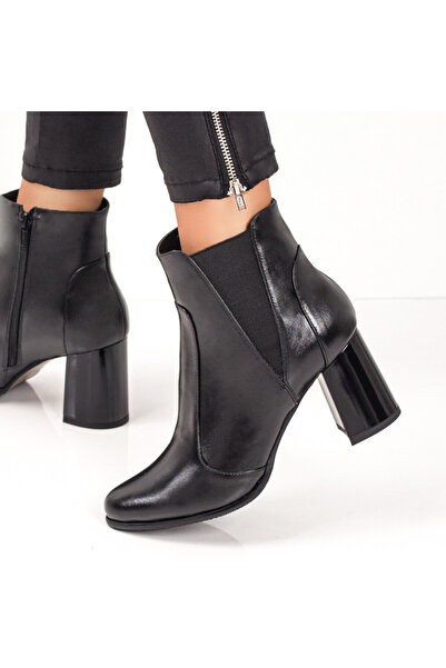 Modlet.ro Women's black leather heel boots with elastic inserts MOD07313