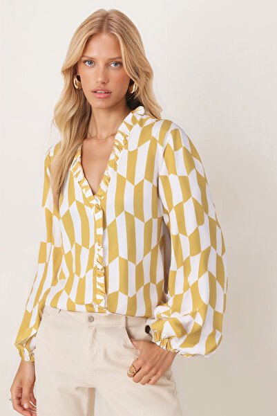 armonika Γυναικεία μπλούζα με ανοιχτό πράσινο λαιμόκοψη και μανίκια με βολάν μπροστά, ελαστικά μακρυμάνικα μπλουζάκια ARM-25Y001015