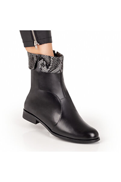 Modlet.ro Women's black leather boots with metallic details MOD07582