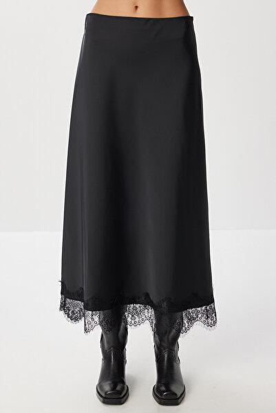 Lovelyİstanbul Fusta midi din satin cu detaliu din dantela LDP0085 NEGRU