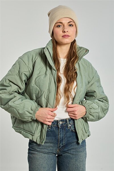 BARRELS AND OIL Women's Quilted Puffer Jacket - Mint