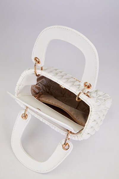 Levidor White Embossed Patterned Handbag