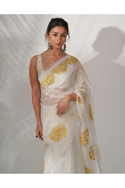 iza ساري جورجيت أبيض