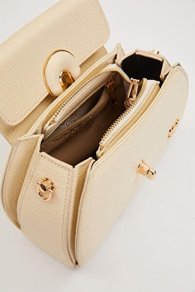 Levidor Cream Box Shaped Handbag