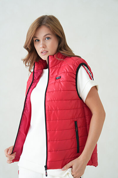 QAWWA Kadın Kırmızı Şişme Yelek Su & Rüzgar Geçirmez Regular Fit Yelek
