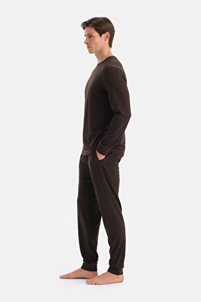 Eros Dark Brown Travel T-Shirt Pants Pajama Set