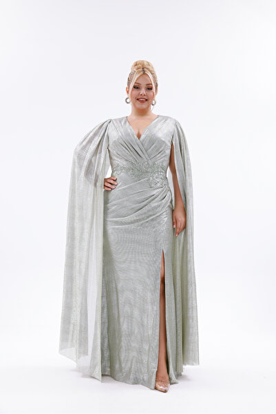 BDM Exclusive Parlak Şifon Pelerinli Yırtmaç Detaylı Büyük Beden Abiye Elbise