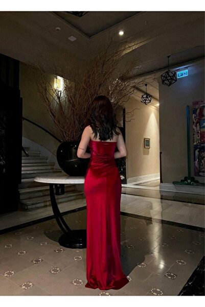 Modafeminen Taşlı Straplez Yırtmaçlı Kadife Abiye Elbise 583052 KIRMIZI