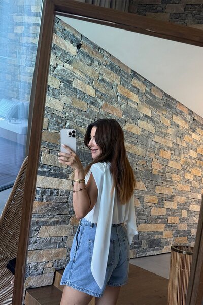 Özge Özgenç Düğme Detaylı Denim Şort Etek