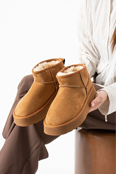 BS BEYAZ SHOES Kadın İçi Kürklü Yüksek Kalın Dolgu Kaymaz Tabanlı Bilekte Kısa Süet İçi Mini Uggy Bot