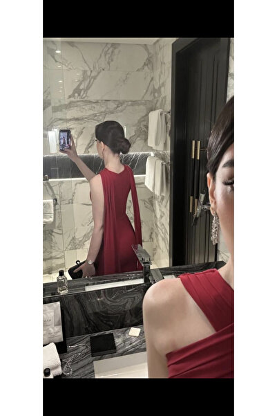 Generic Red evening dress